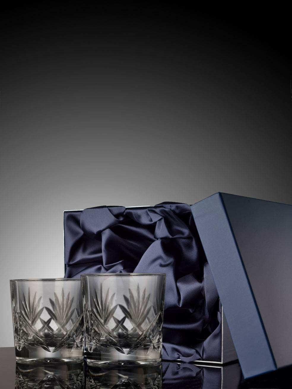 Pair of Edinburgh crystal whisky tumblers in luxurious presentation box.