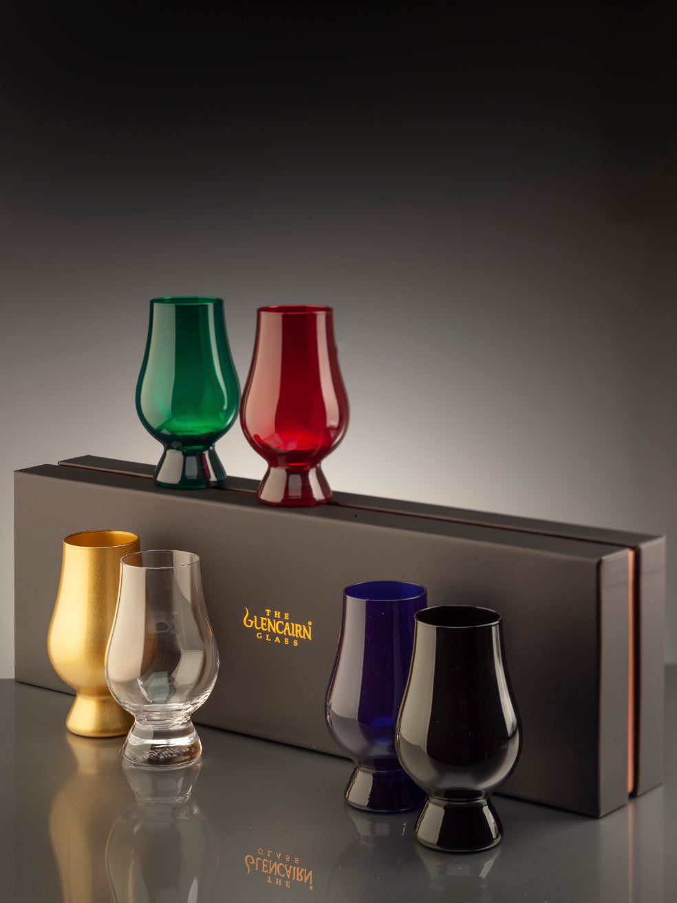 This gift set features the world's favourite whisky glass in five different colours: black, blue, green, gold and red, as well as the original clear Glencairn Glass. Supplied in a luxury black gift box