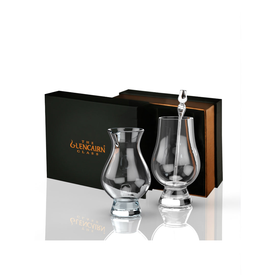 This gift set brings together the Wee Water Jug, Glencairn Whisky Glass and Pipette. Everything needed to get the whisky enthusiast ready to enjoy their favourite drink.