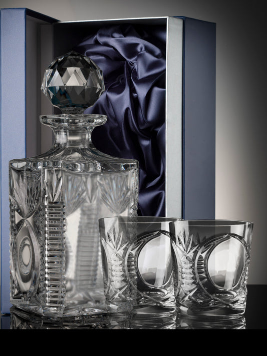 The Bothwell collection features an incredibly traditional yet elegant hand-cut pattern on high quality mouth-blown crystal.  Set includes decanter, two tumblers in presentation box.