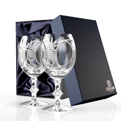 The Bothwell collection features an incredibly traditional yet elegant handcut pattern on high quality mouth-blown 24% lead crystal. The goblet is a lovely gift for those who like to drink their wine from a sturdy old-fashioned glass and comes ready to gift in a luxurious presentation box.&nbsp;