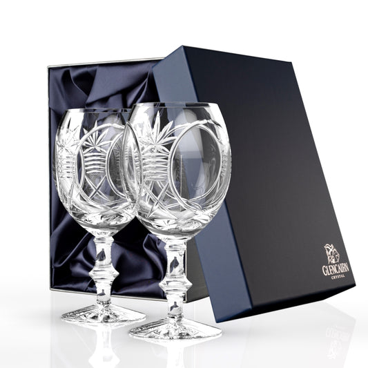 The Bothwell collection features an incredibly traditional yet elegant handcut pattern on high quality mouth-blown 24% lead crystal. The goblet is a lovely gift for those who like to drink their wine from a sturdy old-fashioned glass and comes ready to gift in a luxurious presentation box.&nbsp;