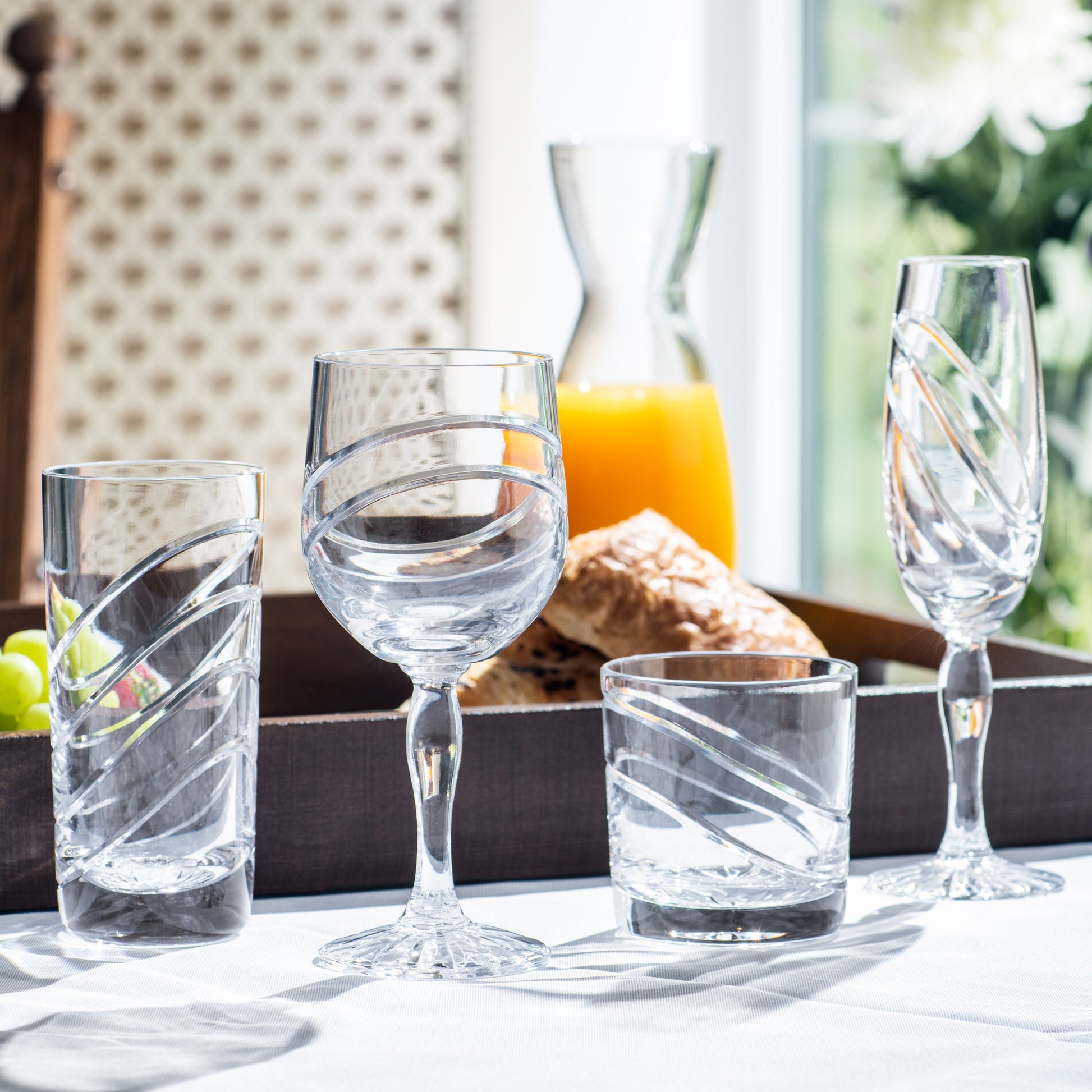 If you are in need of a beautifully handcut crystal glasses then look no further than the Glasgow collection. Inspired by Glasgow City's urban regeneration, the Glasgow collection features an exceptionally modern cut on traditional glassware.