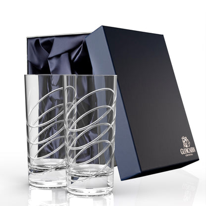 The Glasgow collection features an exceptionally modern cut on traditional glassware. The highball glass is crystal clear, perfect for appreciating your favourite spirit with room for mixers and ice cubes.  This gift set comes in a luxurious presentation box.