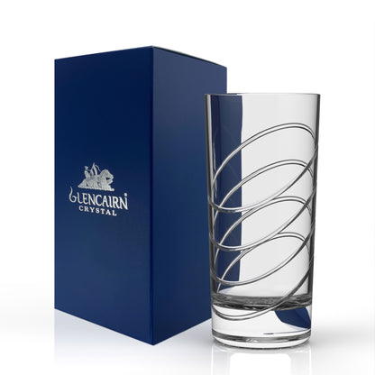 The Glasgow collection features an exceptionally modern cut on traditional glassware. The highball glass is crystal clear, perfect for appreciating your favourite spirit with room for mixers and ice cubes.