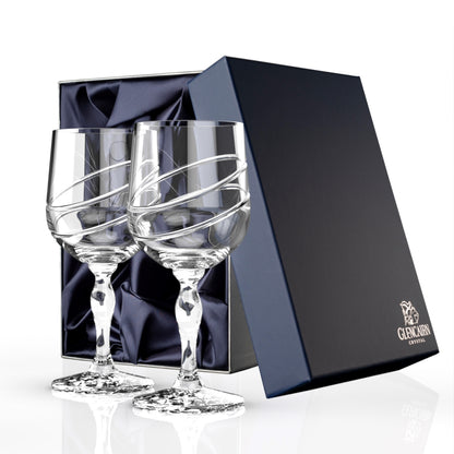 If you are in need of a beautifully handcut wine glass then look no further than the Glasgow Wine Goblet. Inspired by Glasgow City's urban regeneration, the Glasgow collection features an exceptionally modern cut on traditional glassware.  This gift set comes in a luxurious gift box.