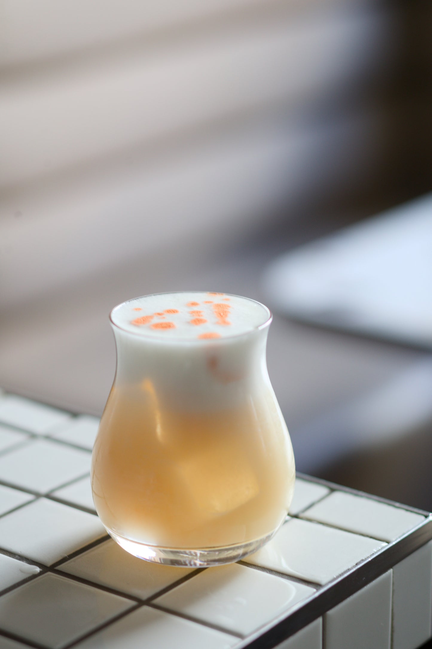 A multi-functional glass that can be used with a range of spirits, leaving enough room to add ice and garnish for enhancement.