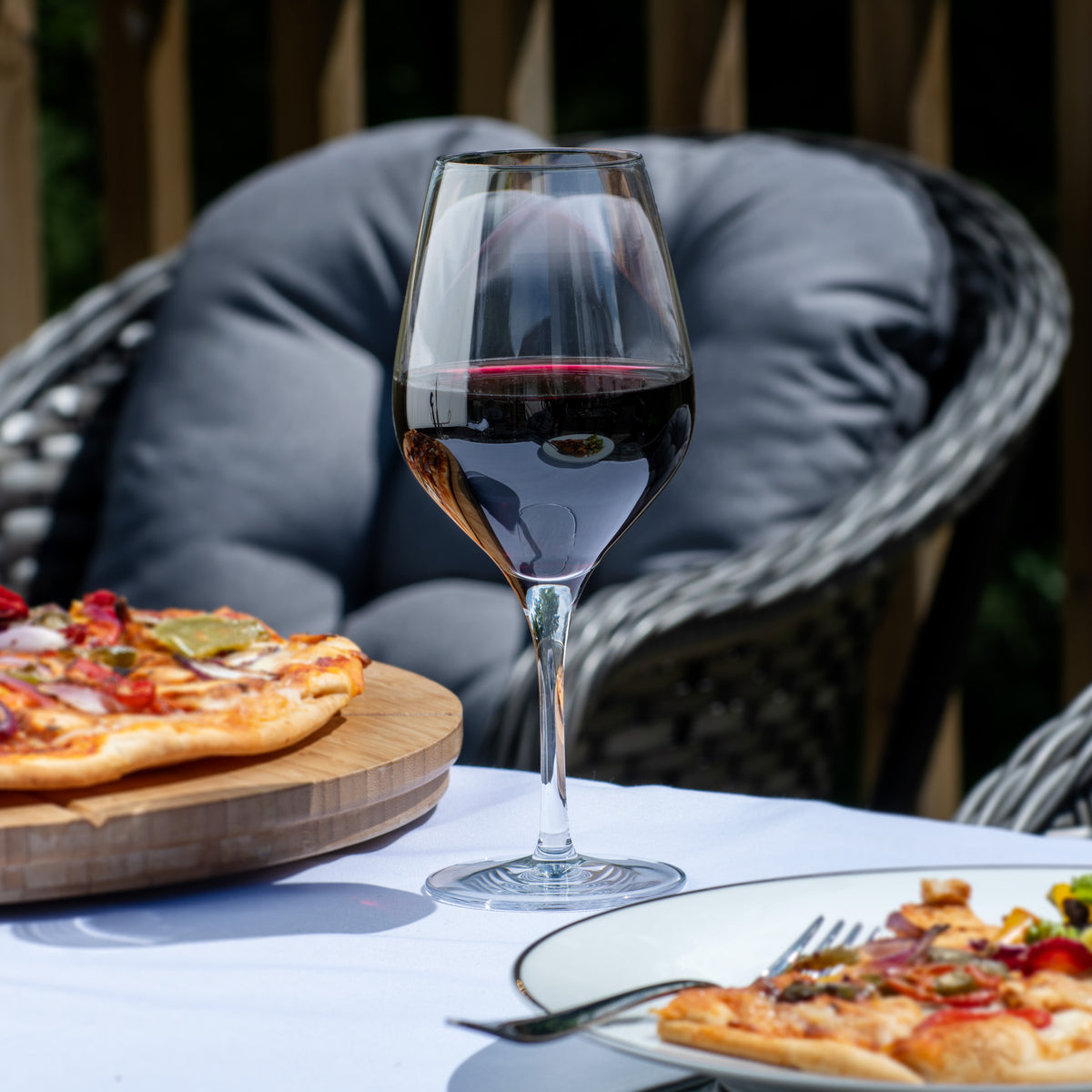 Lead-free crystal red wine glass from the Jura collection.
