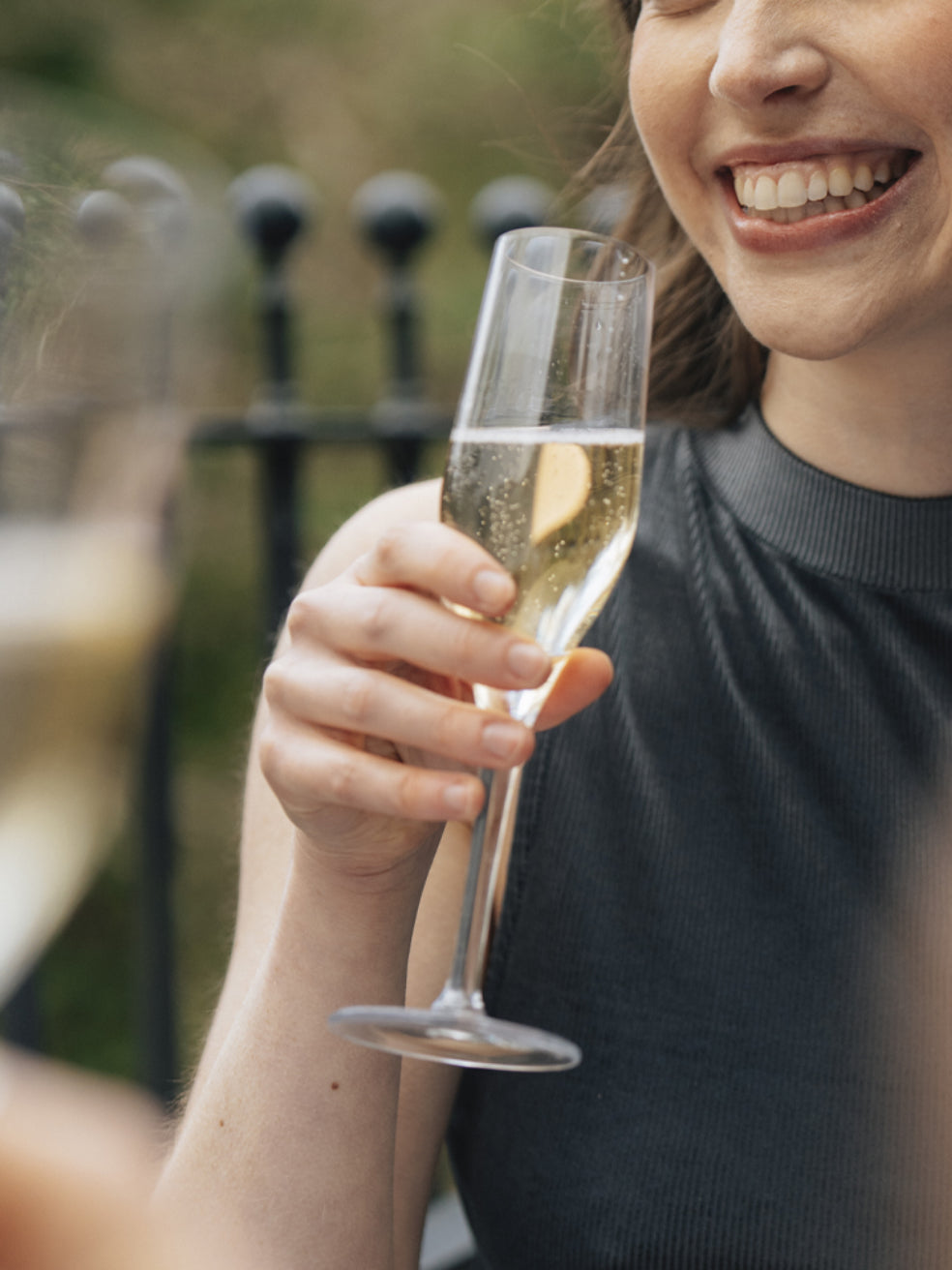 A crystal-clear champagne glass, our Jura Champagne Flute is incredibly sleek yet elegant.