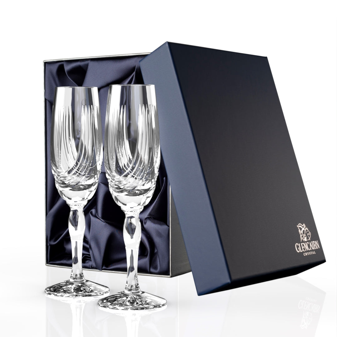 The Montrose Champagne flutes feature beautiful swirls reminiscent of the folds in the Scottish kilt.  The pair is presented in a luxurious box ready to offer as a wedding or anniversary gift.