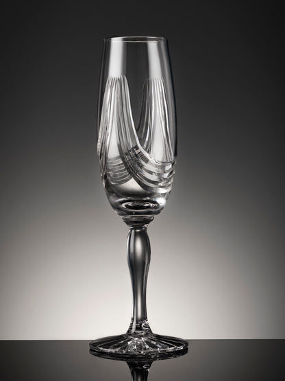 The Montrose Champagne Flute features beautiful swirls reminiscent of the folds in the Scottish kilt.