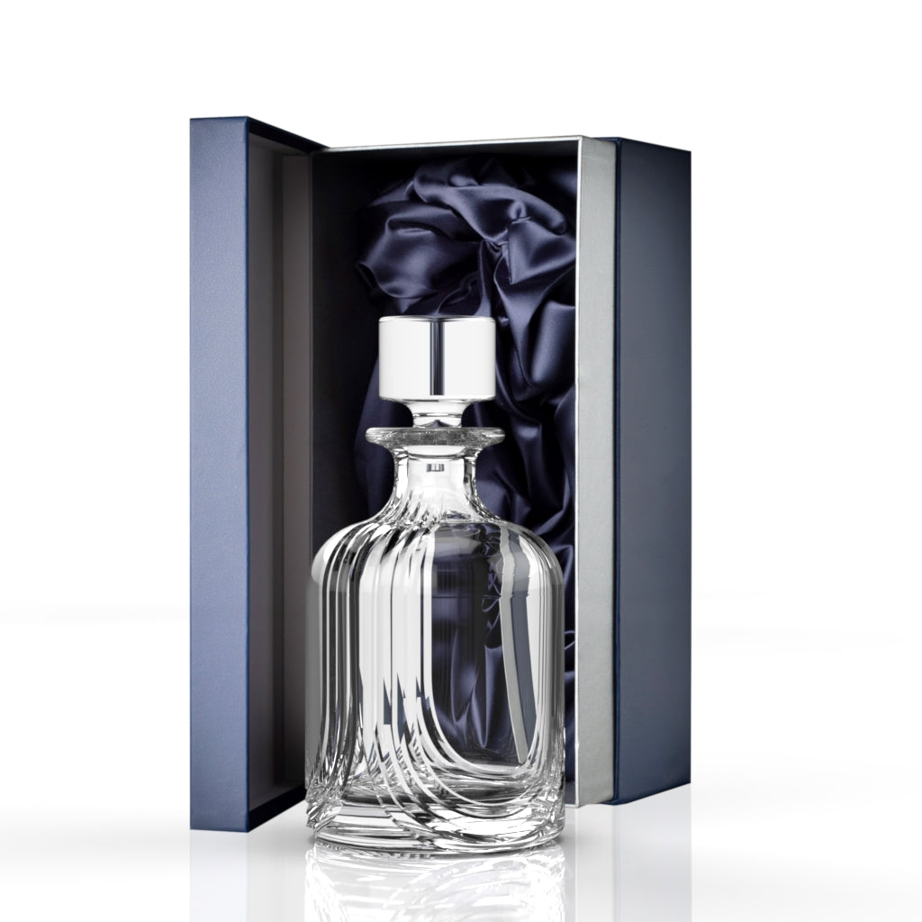 The beautiful hand-cut Montrose decanter features sweeping cuts on the glassware inspired by the folds of the Scottish kilts. This beautiful lead-free crystal whisky decanter comes in a luxurious navy gift box lined with matching satin.