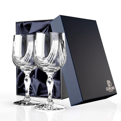 If you are in need of a beautiful wine goblet then look no further than the Montrose Wine Goblet. Our beautifully hand cut Montrose suite features sweeping cuts on the glassware inspired by the folds of the Scottish kilt.  Pair of wine goblets come in a keepsake gift box.
