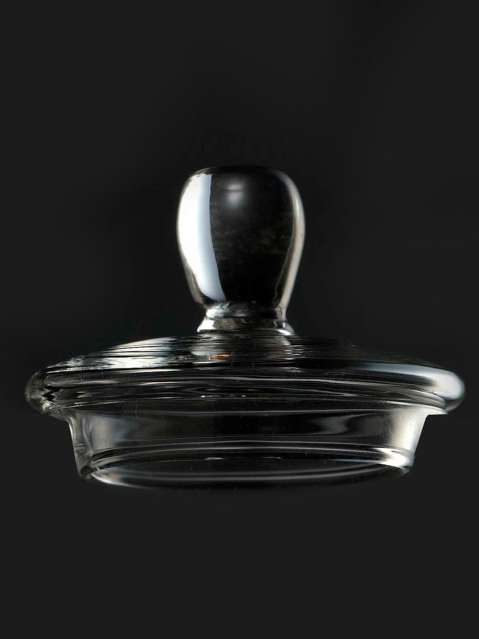 This tasting cap is designed specifically for the Copita glass.