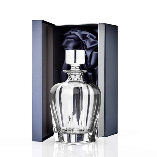 The elegant Harris Whisky Decanter adds a contemporary touch to your home bar and is ideal for storing and serving your favourite premium spirit. Made from the finest lead-free crystal which adds clarity to the spirit.